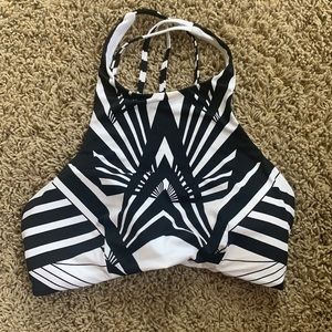 Black and white patterned bikini top